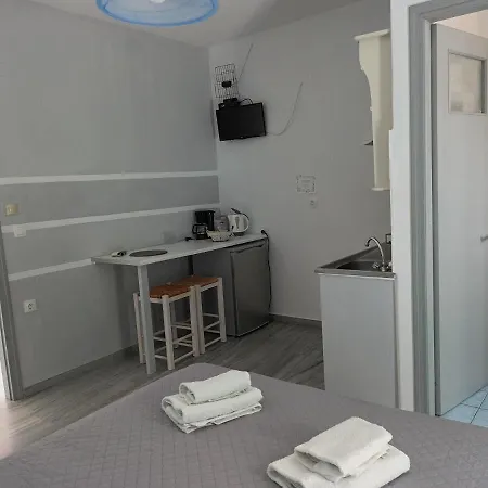 Athina'S Blue Studios Apartment