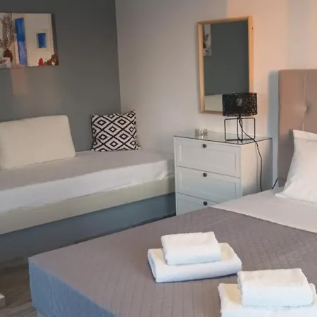 Athina'S Blue Studios Apartment Naousa (Paros)