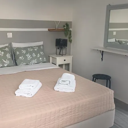 Athina'S Blue Studios Apartment *