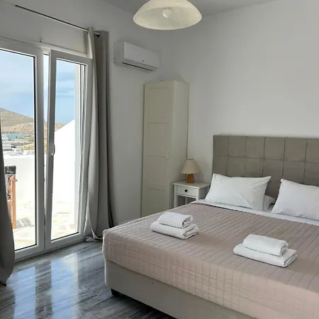 Athina'S Blue Studios Naousa (Paros)