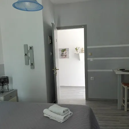 Athina'S Blue Studios Apartment *