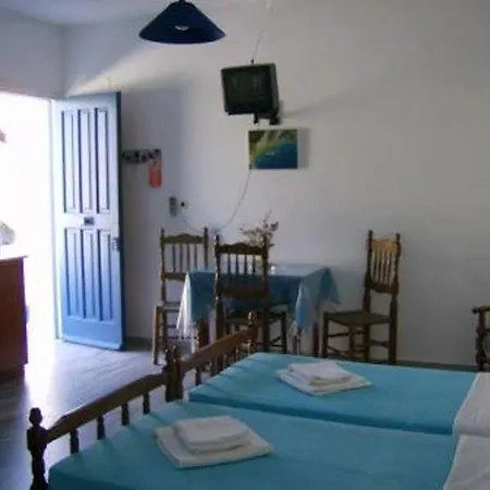 Athina'S Blue Studios Apartment
