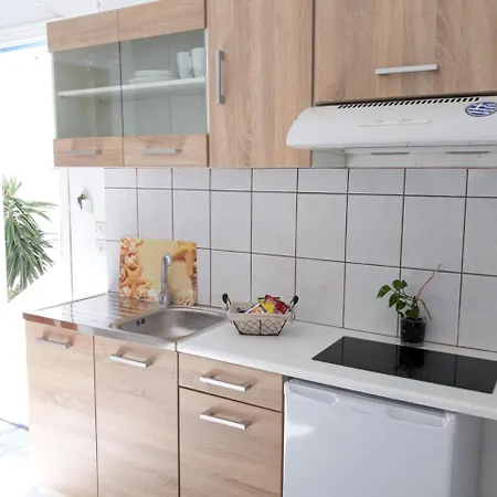 Athina's Blue Náoussa