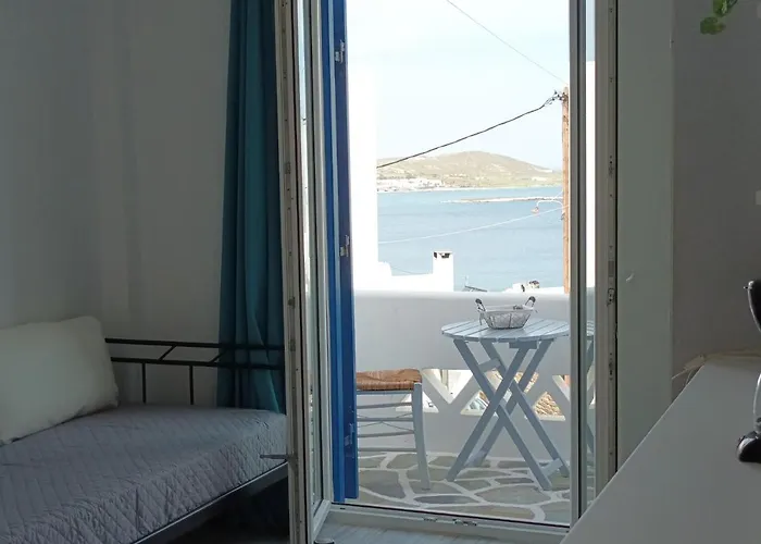 Athina's Blue Náoussa